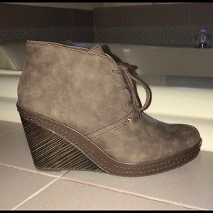 Wedge boots